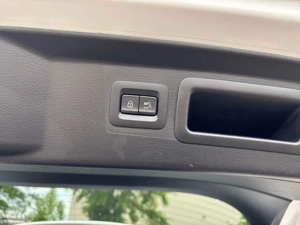 2025 Mazda CX-50 - Image 20 of 31