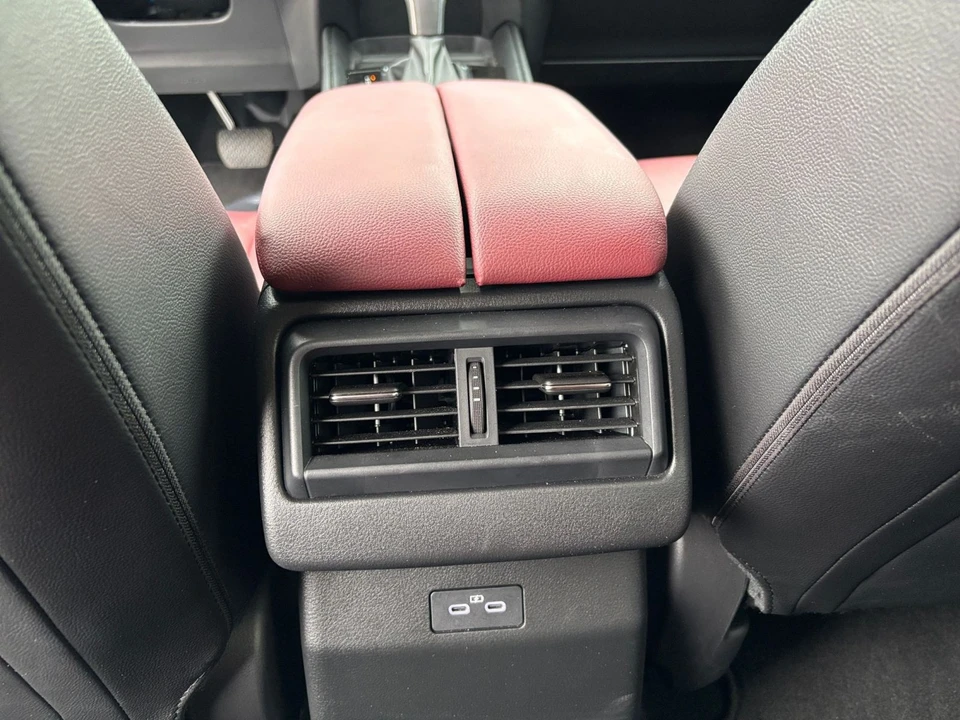 2025 Mazda CX-50 - Image 21 of 31