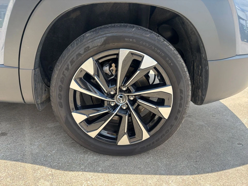2025 Mazda - Image 29 of 31