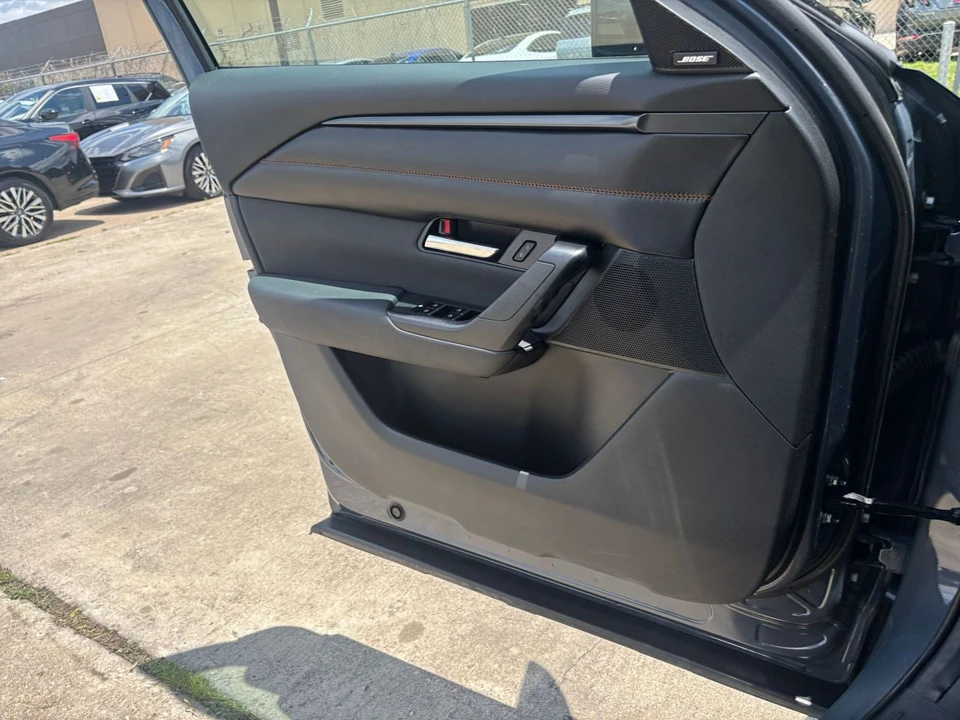 2025 Mazda - Image 17 of 31