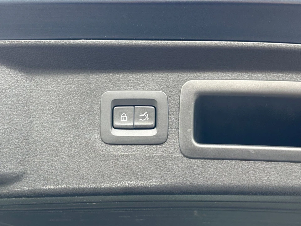 2025 Mazda CX-50 - Image 25 of 31