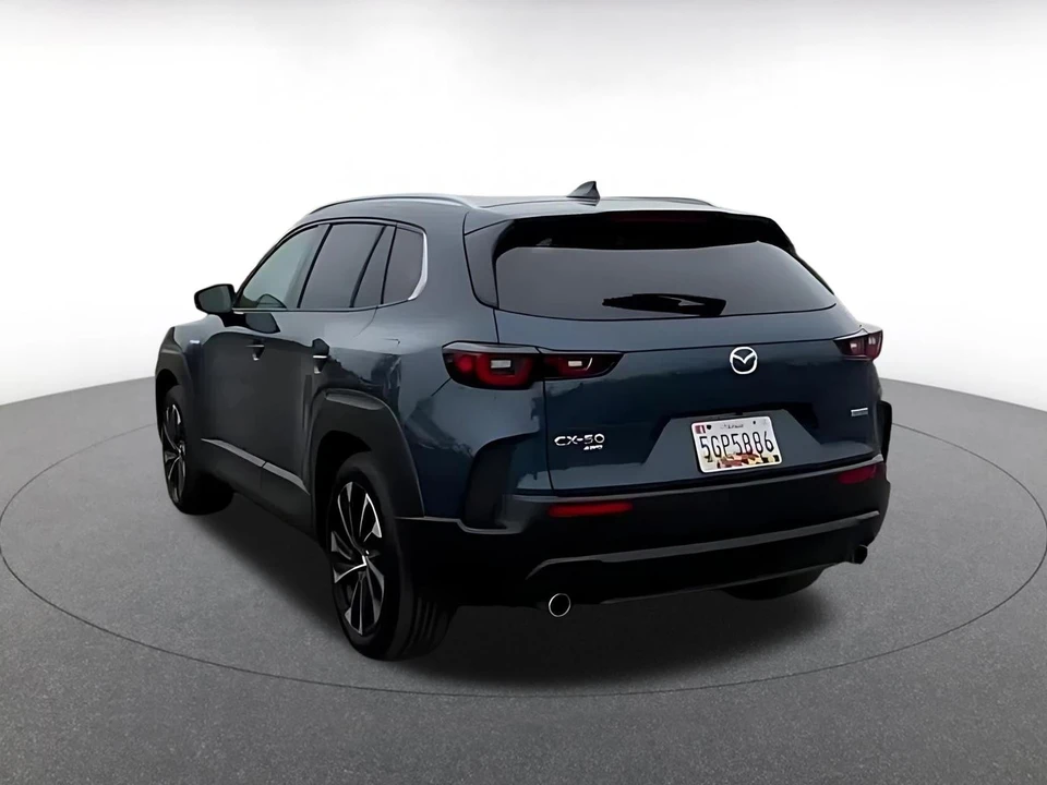 2025 Mazda CX-50 - Image 13 of 31