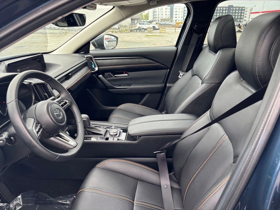 2025 Mazda CX-50 - Image 25 of 31
