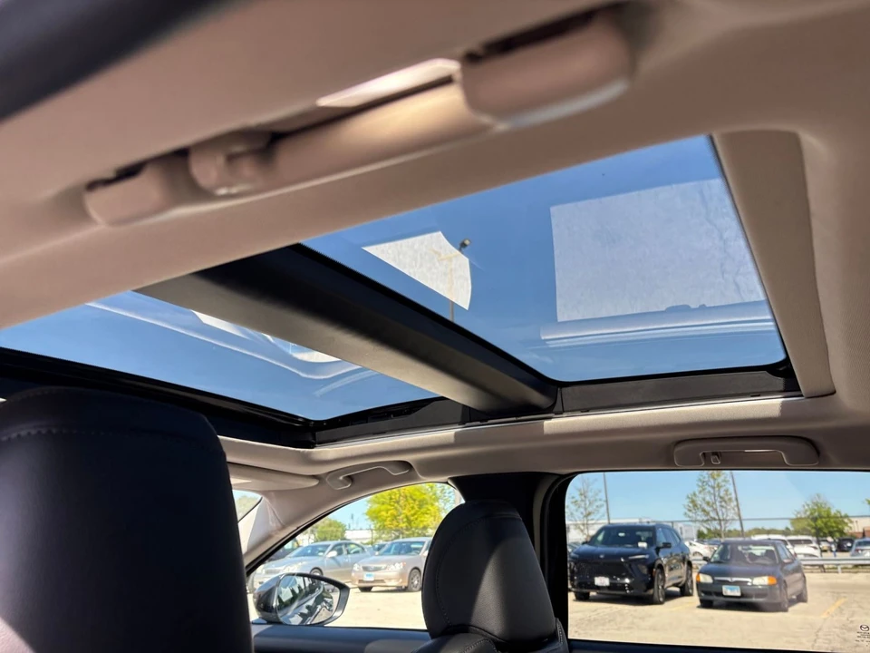2025 Mazda CX-50 - Image 26 of 31