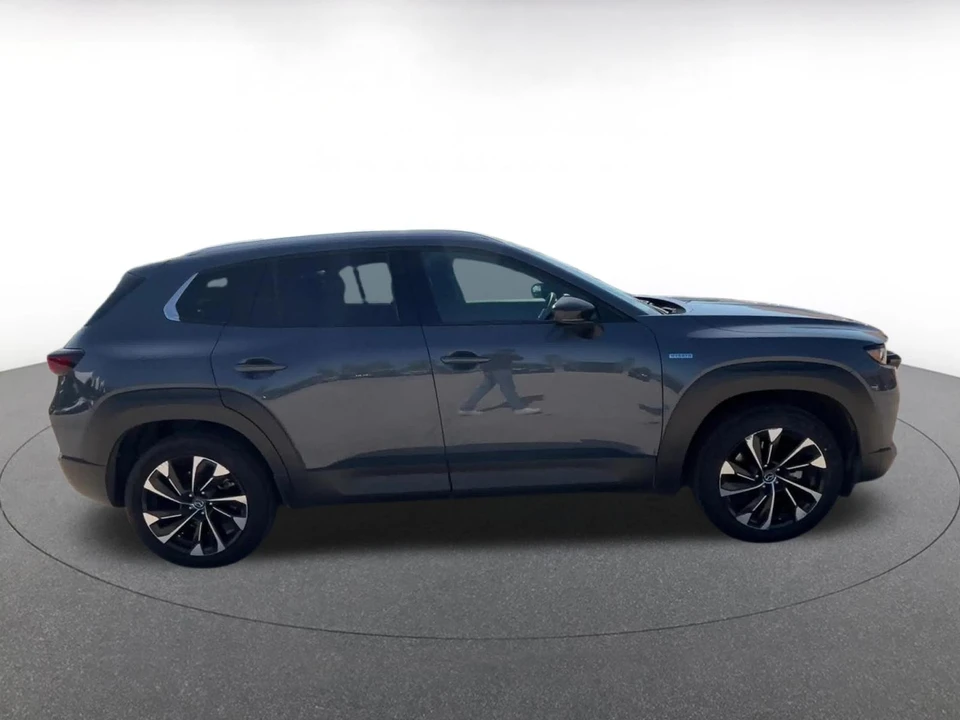2025 Mazda CX-50 - Image 17 of 31