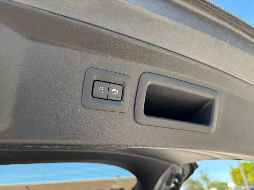 2025 Mazda CX-50 - Image 25 of 31
