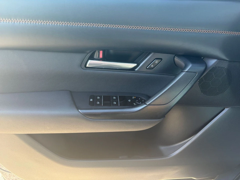 2025 Mazda CX-50 - Image 20 of 31