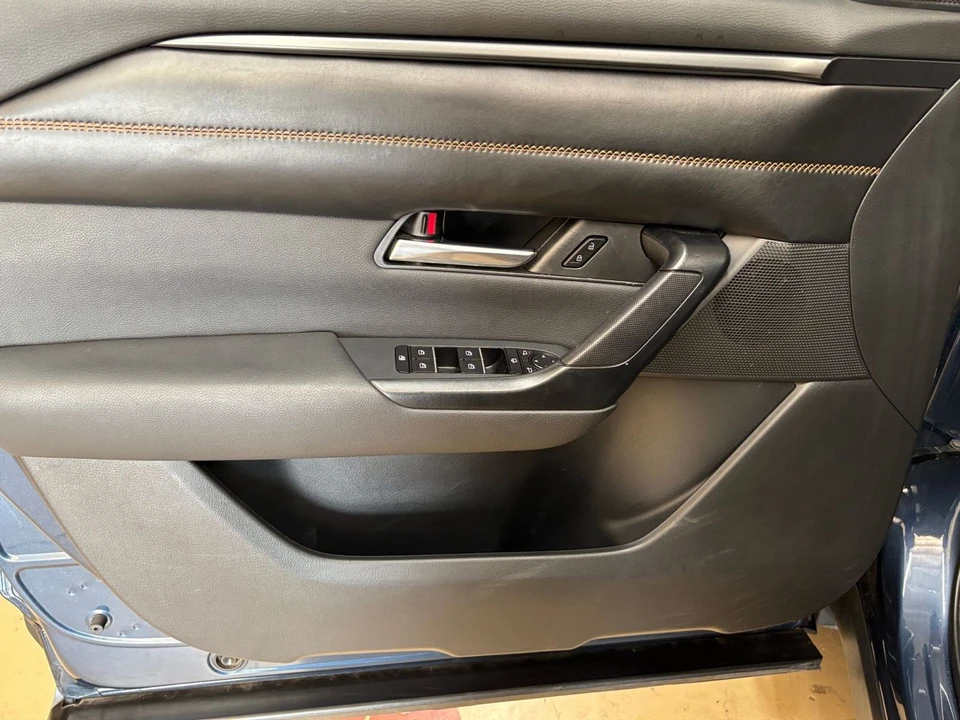 2025 Mazda CX-50 - Image 20 of 31