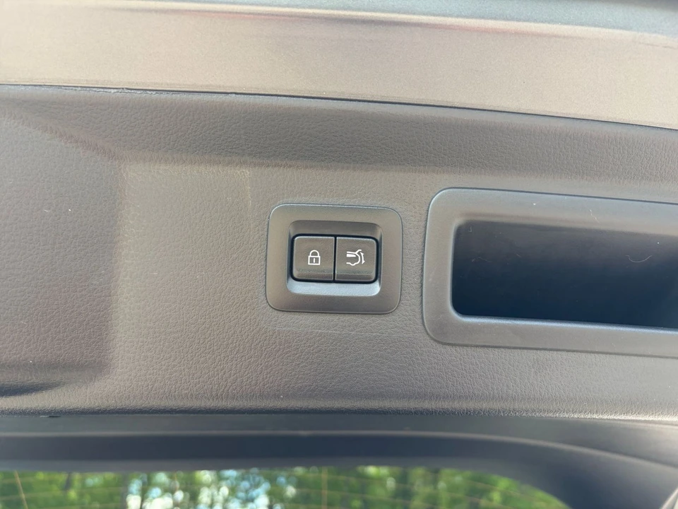 2025 Mazda CX-50 - Image 21 of 31