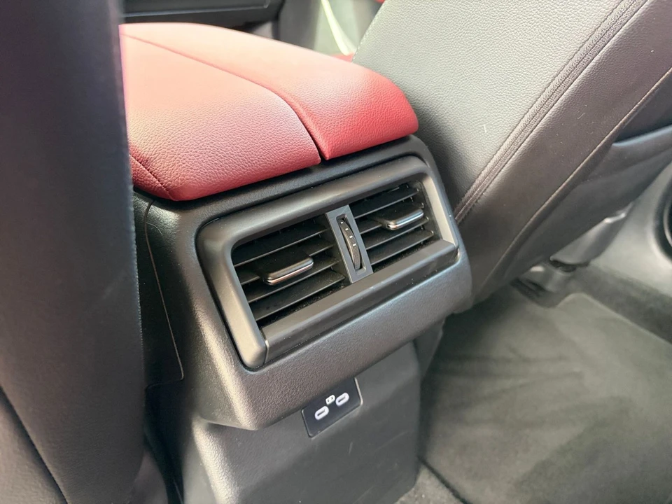 2025 Mazda CX-50 - Image 22 of 31