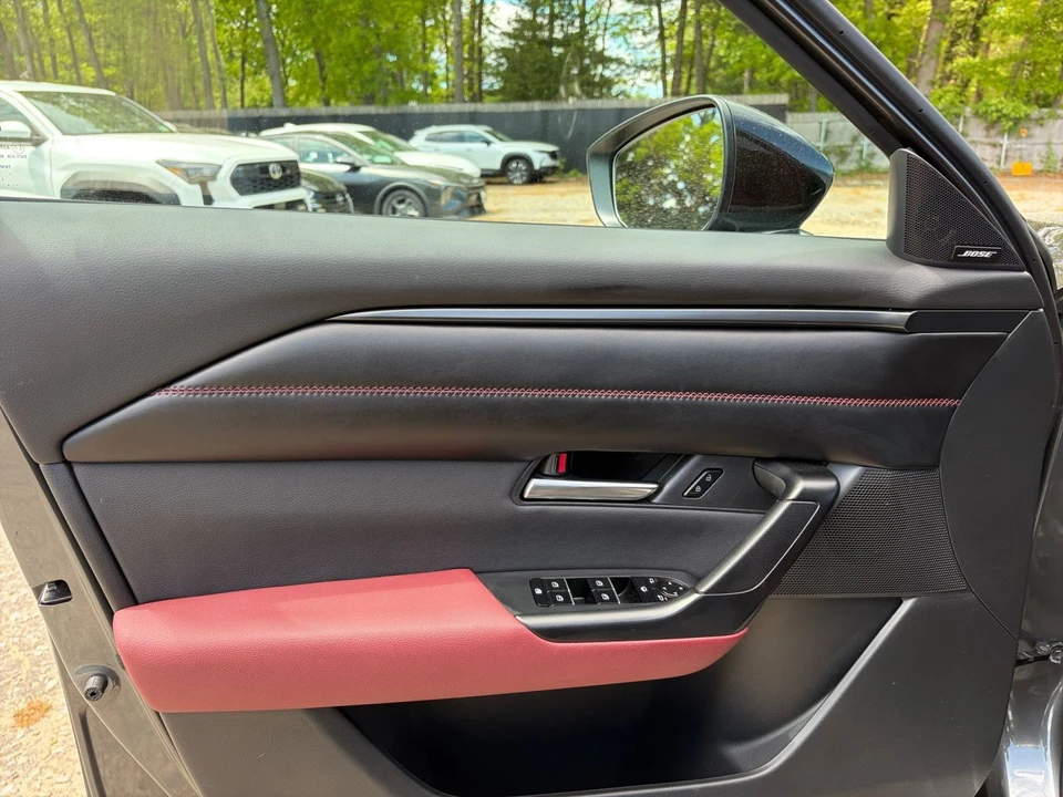 2025 Mazda CX-50 - Image 17 of 31