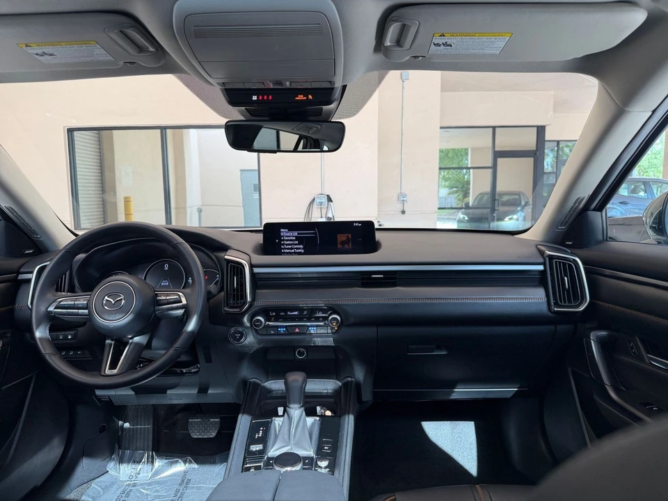 2025 Mazda CX-50 - Image 25 of 31