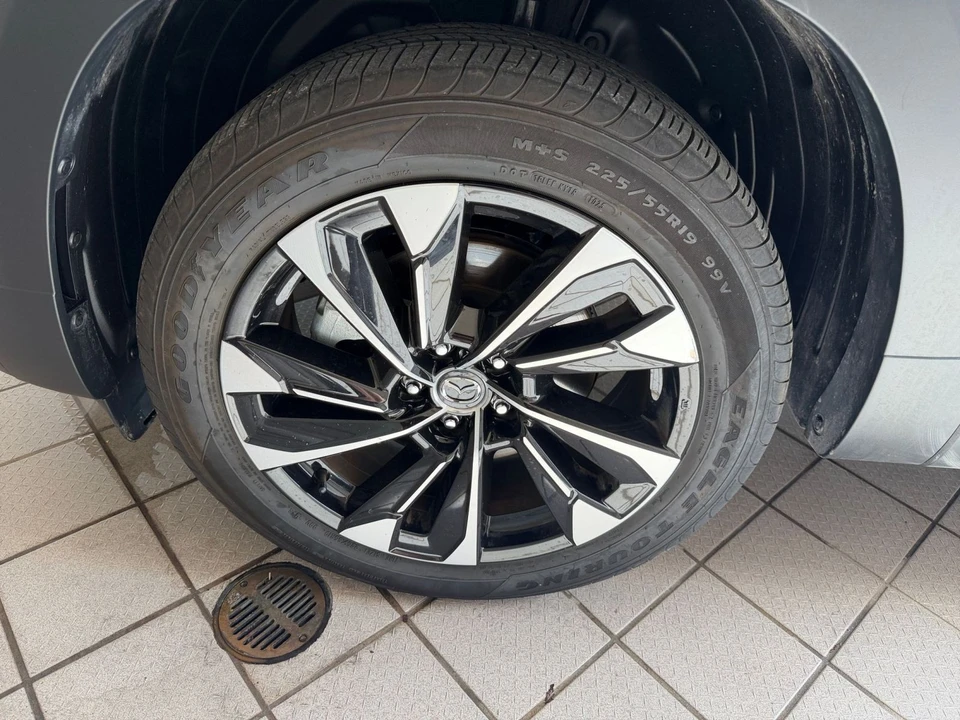 2025 Mazda CX-50 - Image 22 of 31