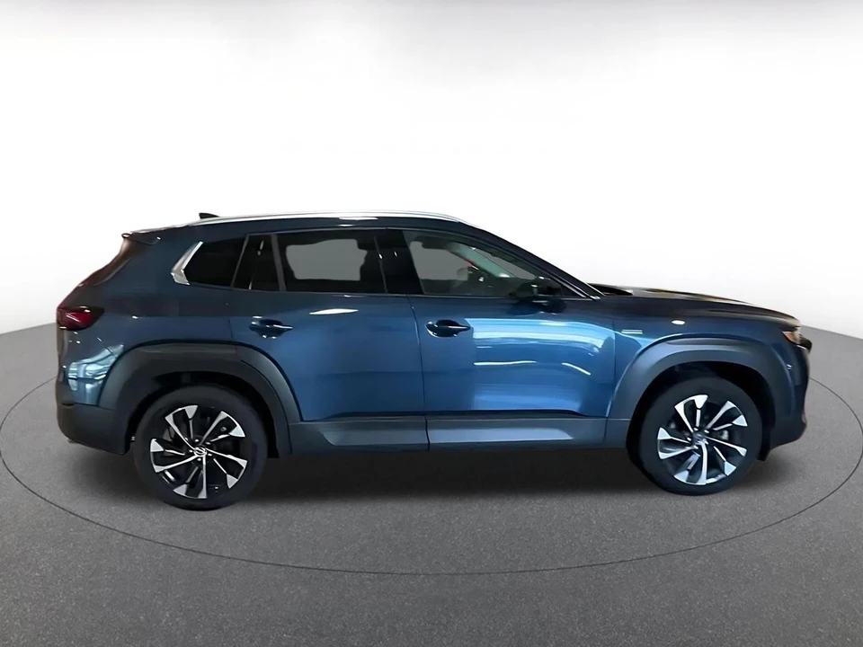 2025 Mazda CX-50 - Image 13 of 31