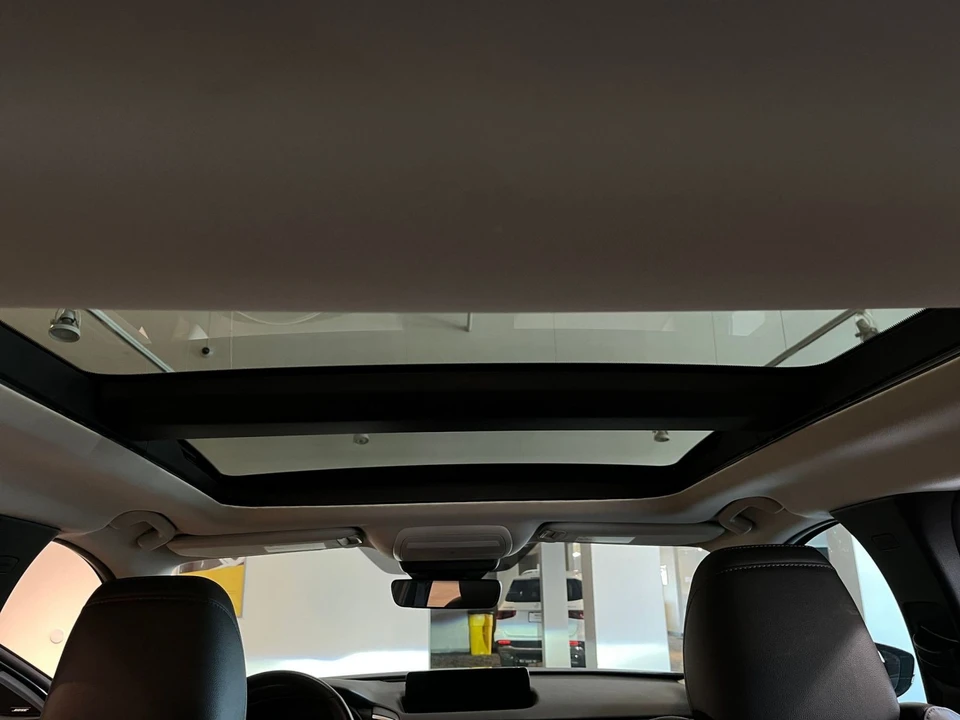 2025 Mazda CX-50 - Image 27 of 31
