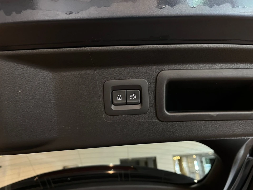 2025 Mazda CX-50 - Image 21 of 31
