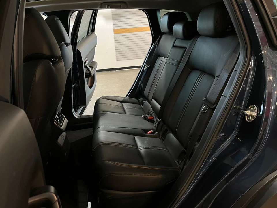 2025 Mazda CX-50 - Image 24 of 31