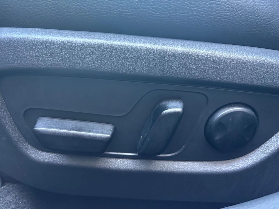 2025 Mazda CX-50 - Image 19 of 31