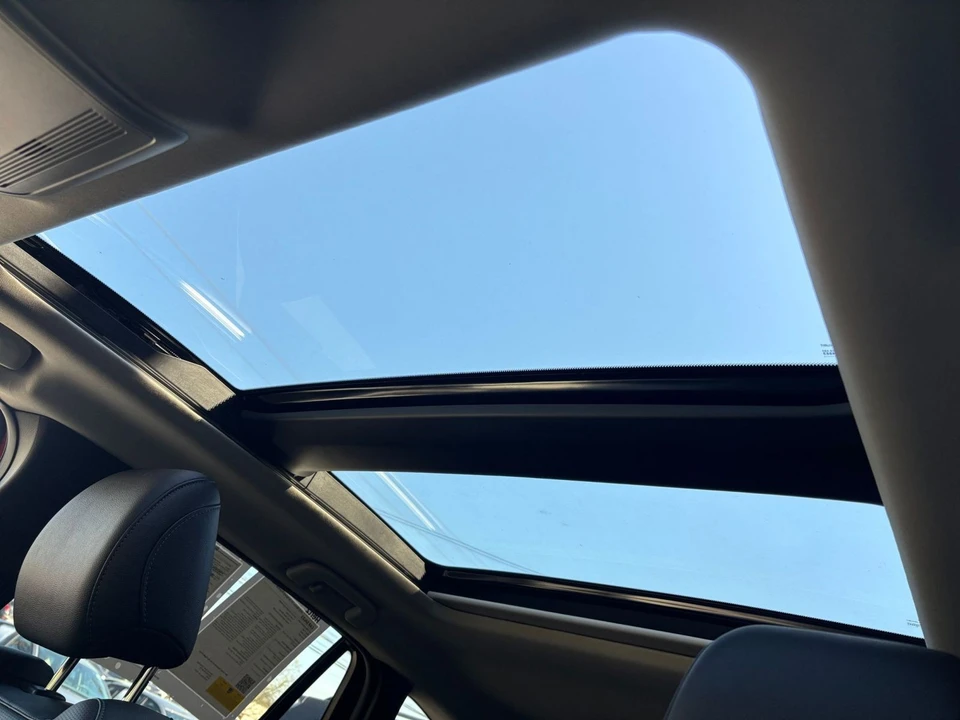 2025 Mazda CX-50 - Image 26 of 31