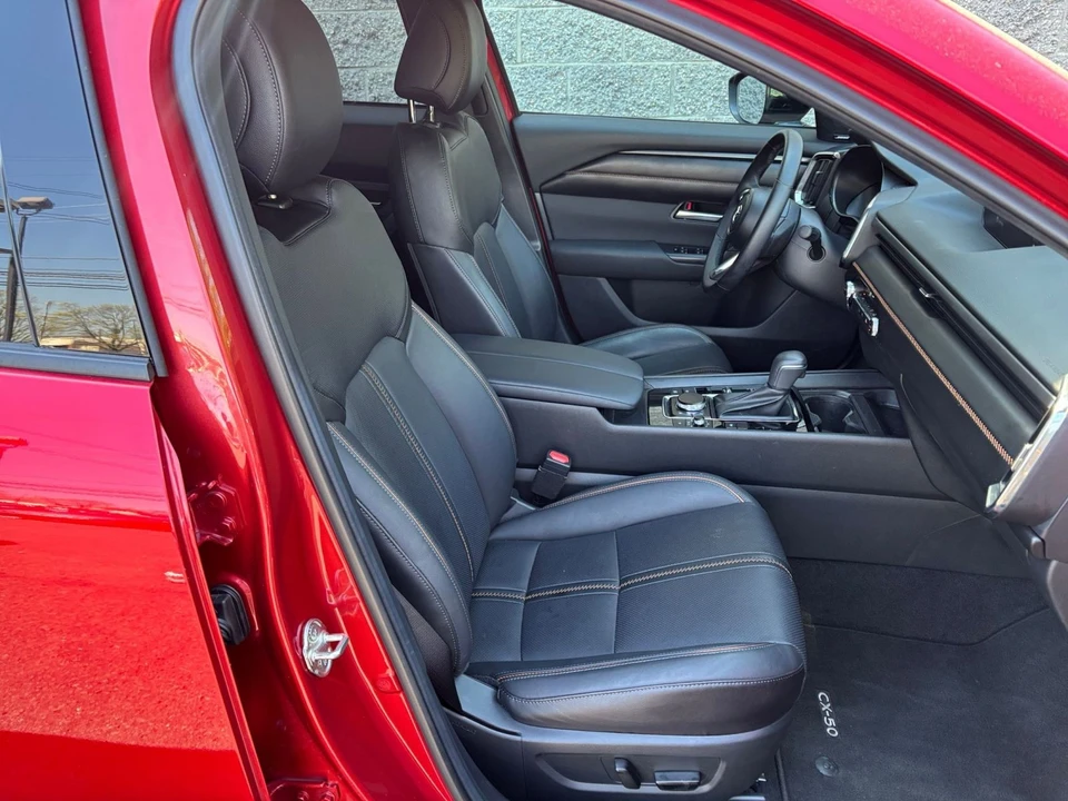 2025 Mazda CX-50 - Image 24 of 31