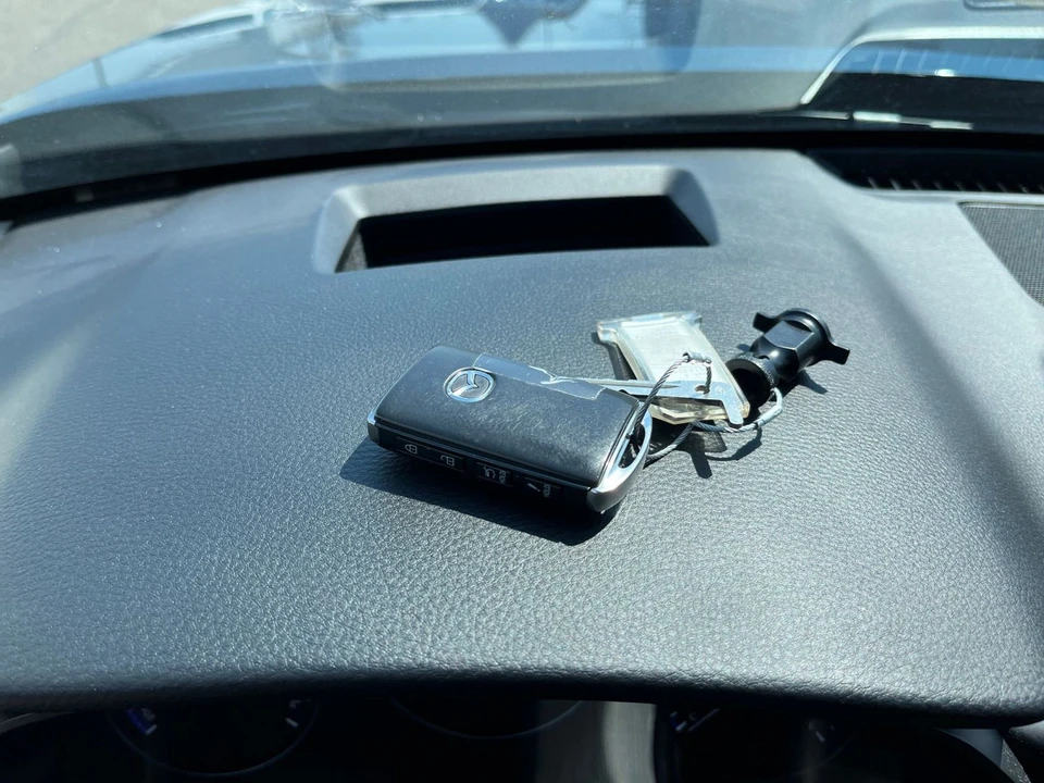2025 Mazda CX-50 - Image 17 of 31