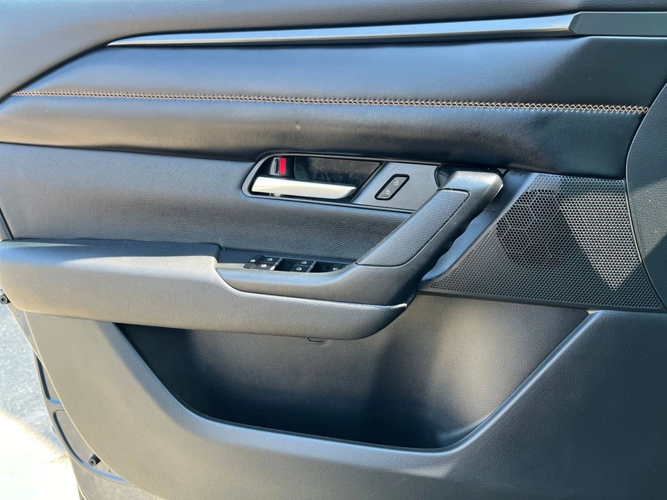 2025 Mazda CX-50 - Image 15 of 31