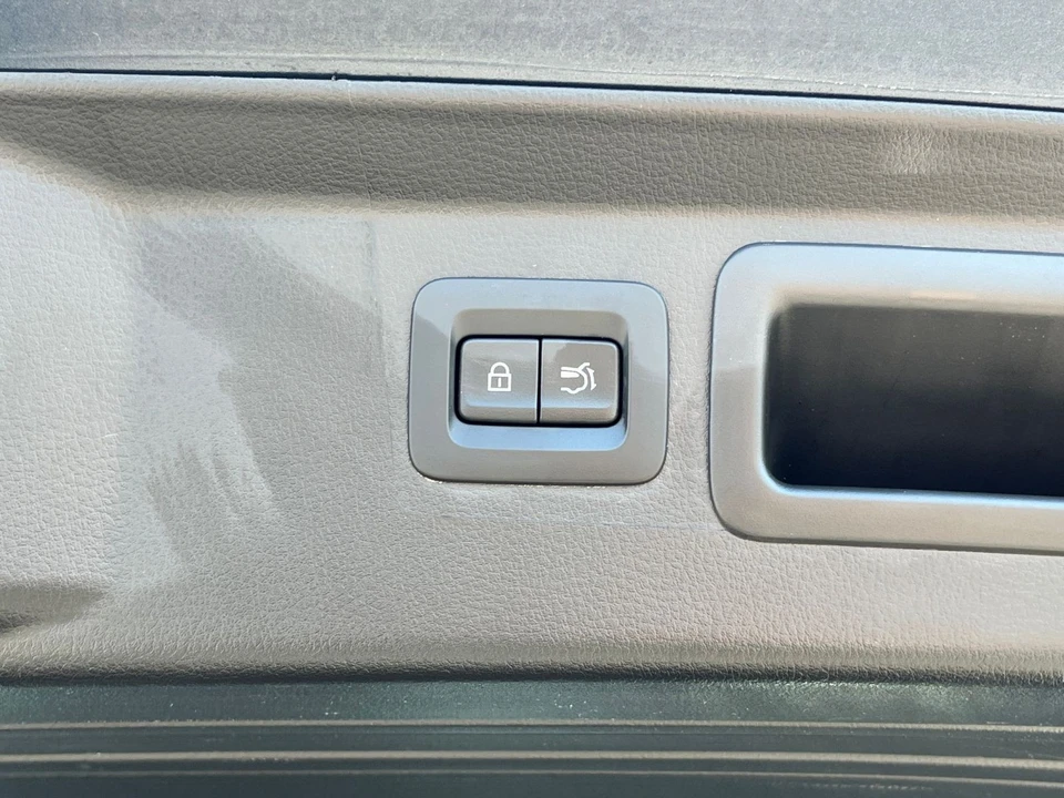 2025 Mazda CX-50 - Image 19 of 31