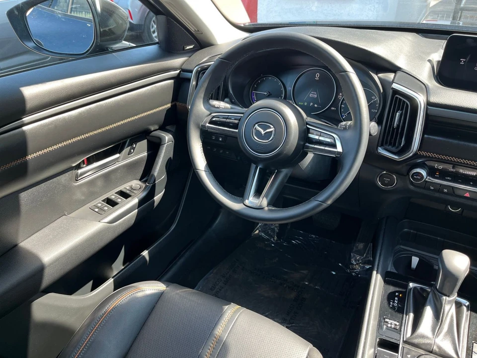 2025 Mazda CX-50 - Image 30 of 31