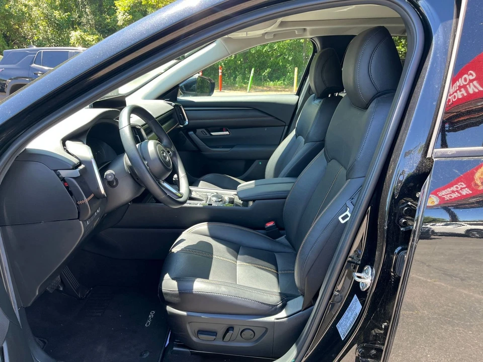 2025 Mazda CX-50 - Image 25 of 31