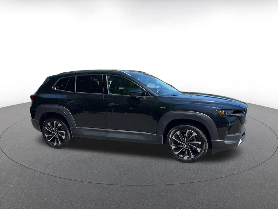 2025 Mazda CX-50 - Image 2 of 31