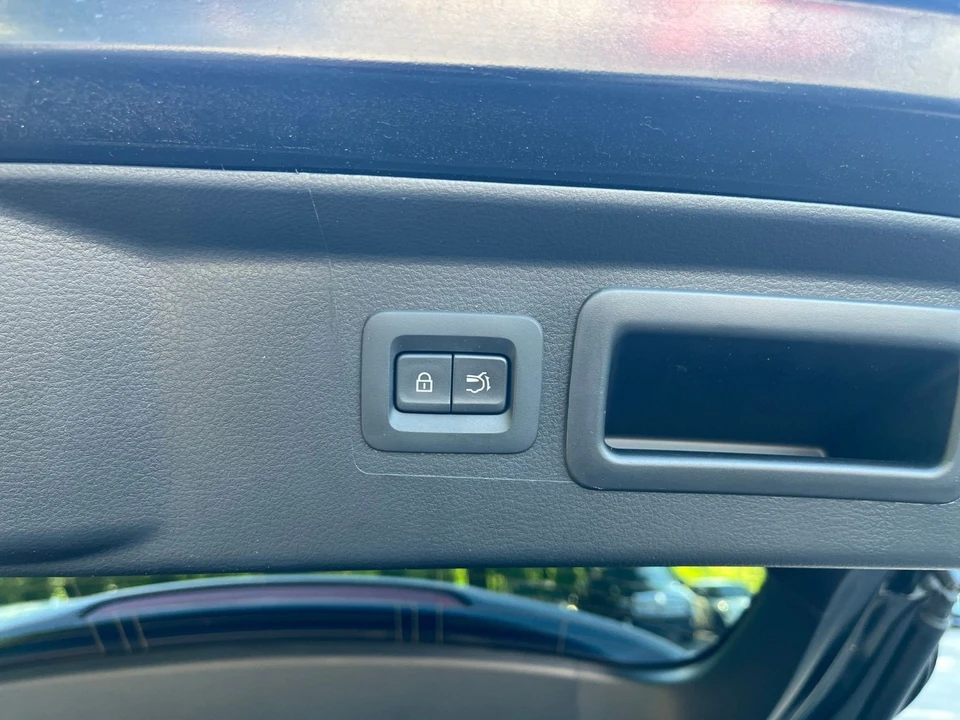 2025 Mazda CX-50 - Image 21 of 31