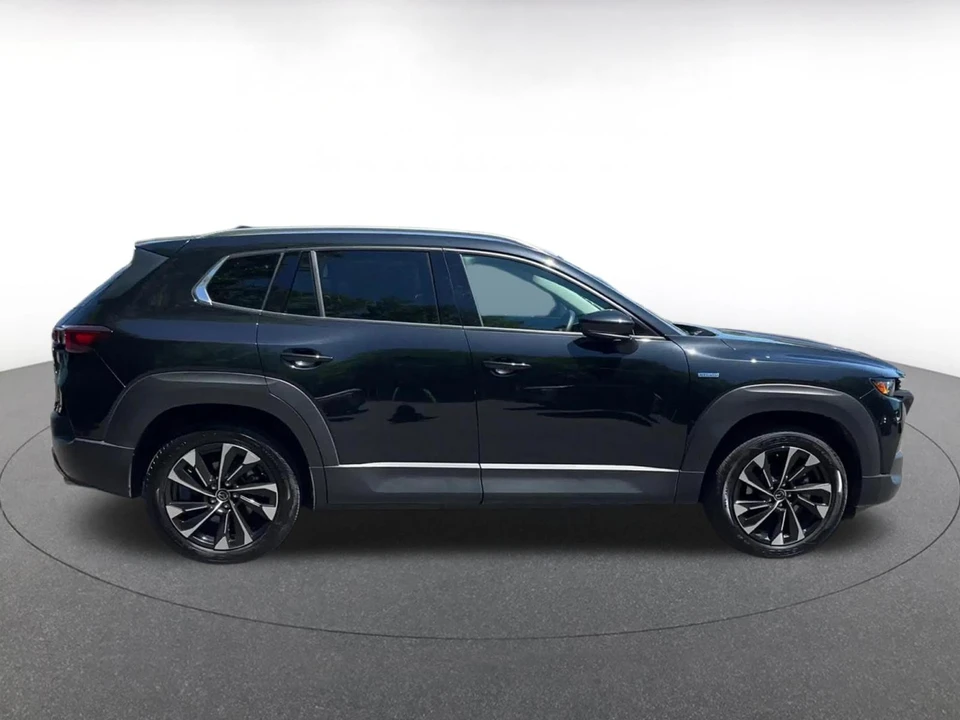 2025 Mazda CX-50 - Image 18 of 31