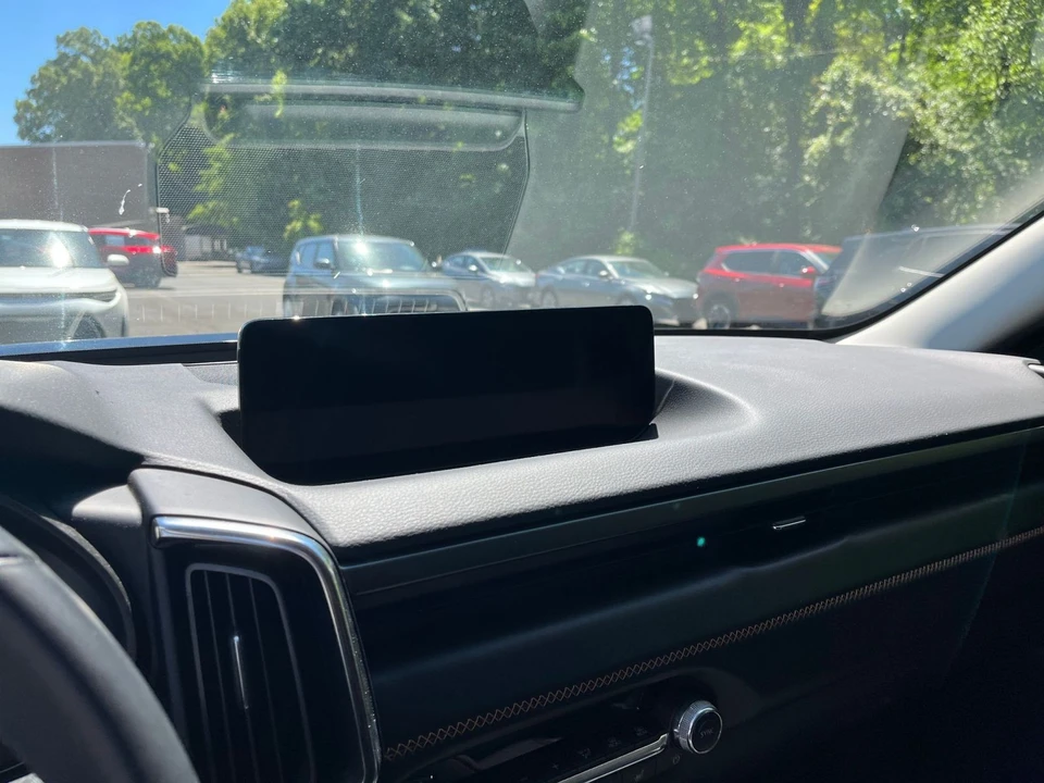 2025 Mazda CX-50 - Image 16 of 31