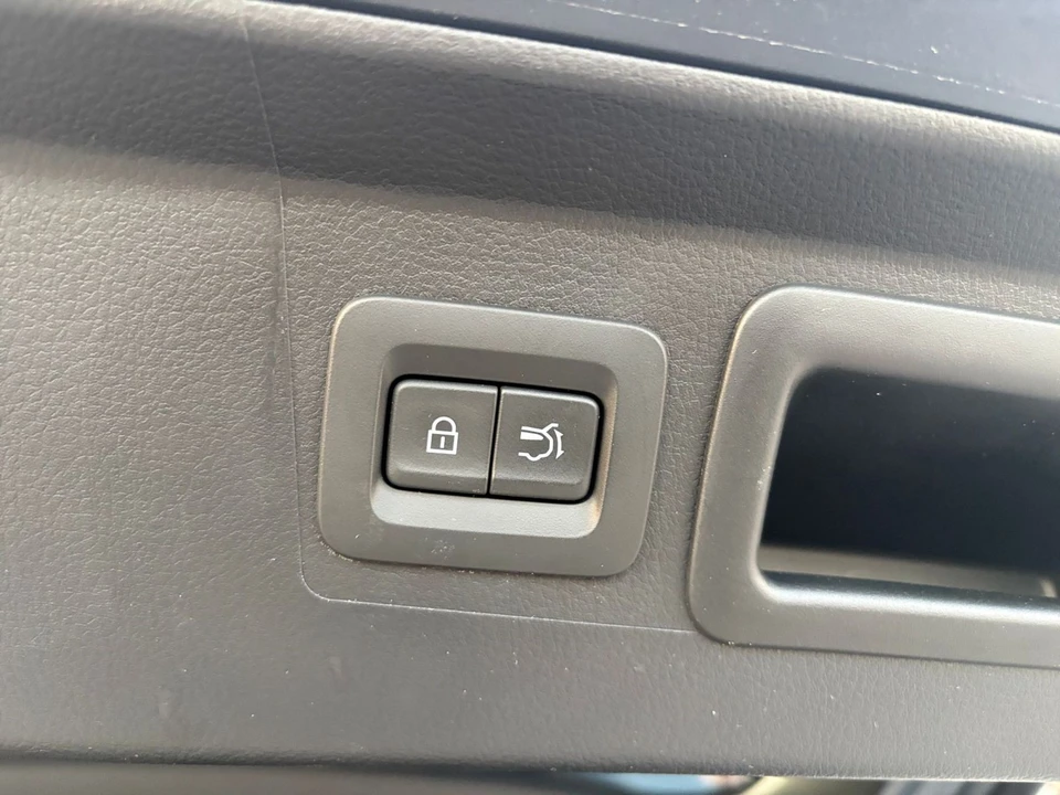 2025 Mazda CX-50 - Image 26 of 31