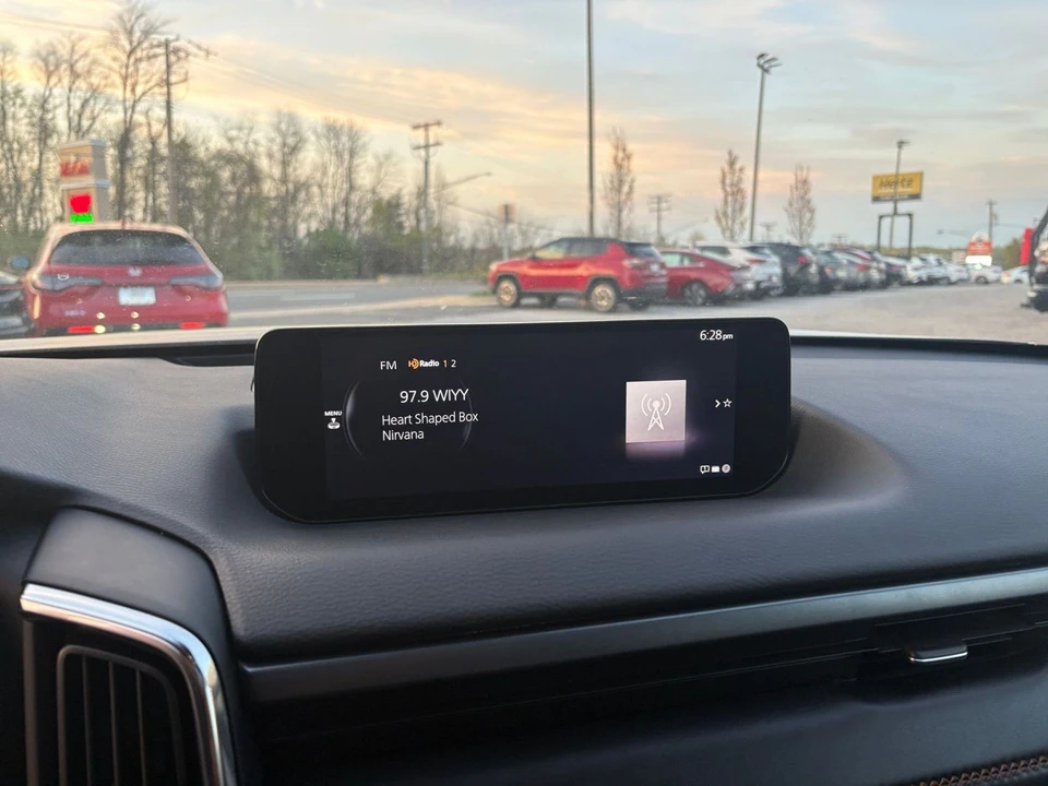 2025 Mazda CX-50 - Image 19 of 31
