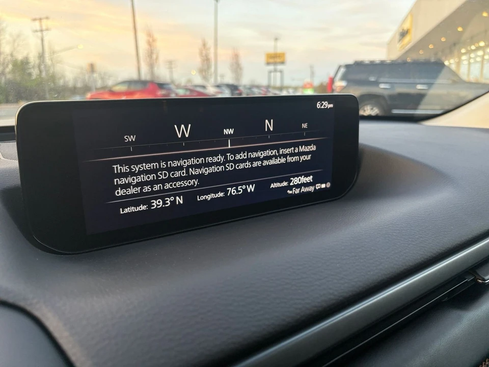 2025 Mazda CX-50 - Image 16 of 31