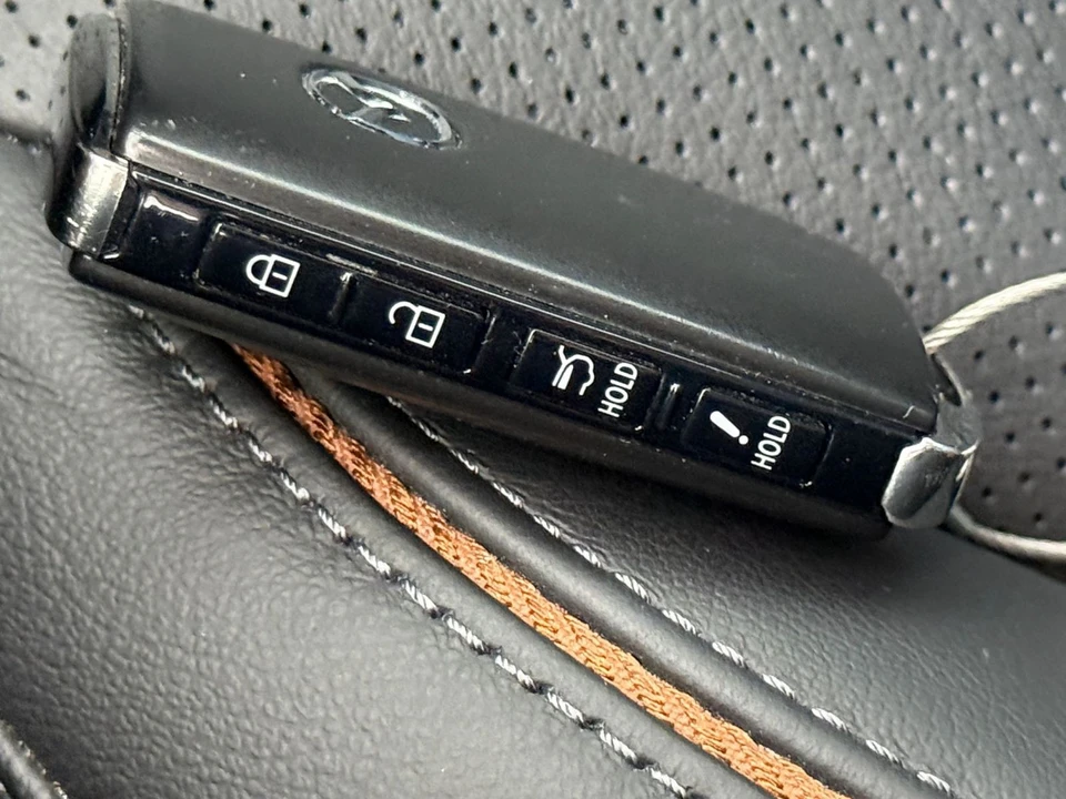 2025 Mazda CX-50 - Image 17 of 31