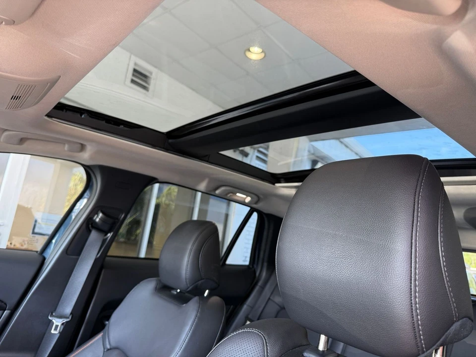2025 Mazda CX-50 - Image 25 of 31