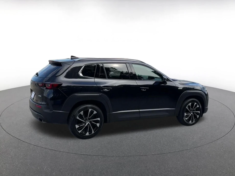 2025 Mazda CX-50 - Image 16 of 31