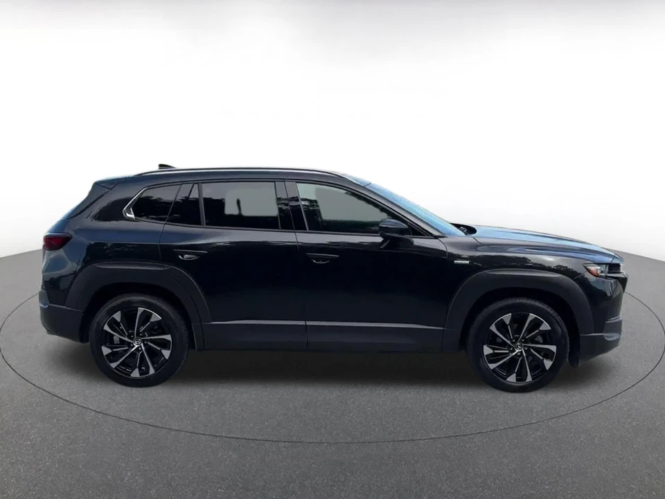 2025 Mazda CX-50 - Image 17 of 31