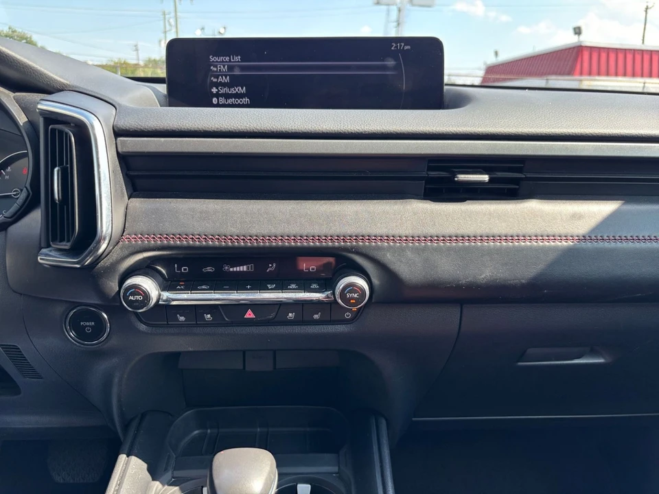 2025 Mazda CX-50 - Image 18 of 31