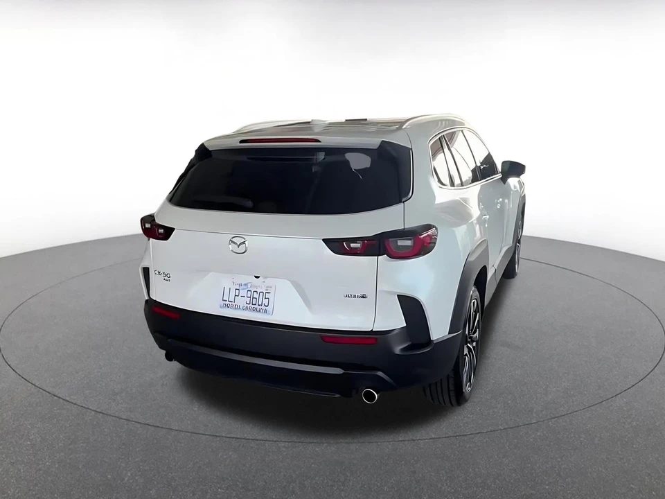 2025 Mazda CX-50 - Image 16 of 31