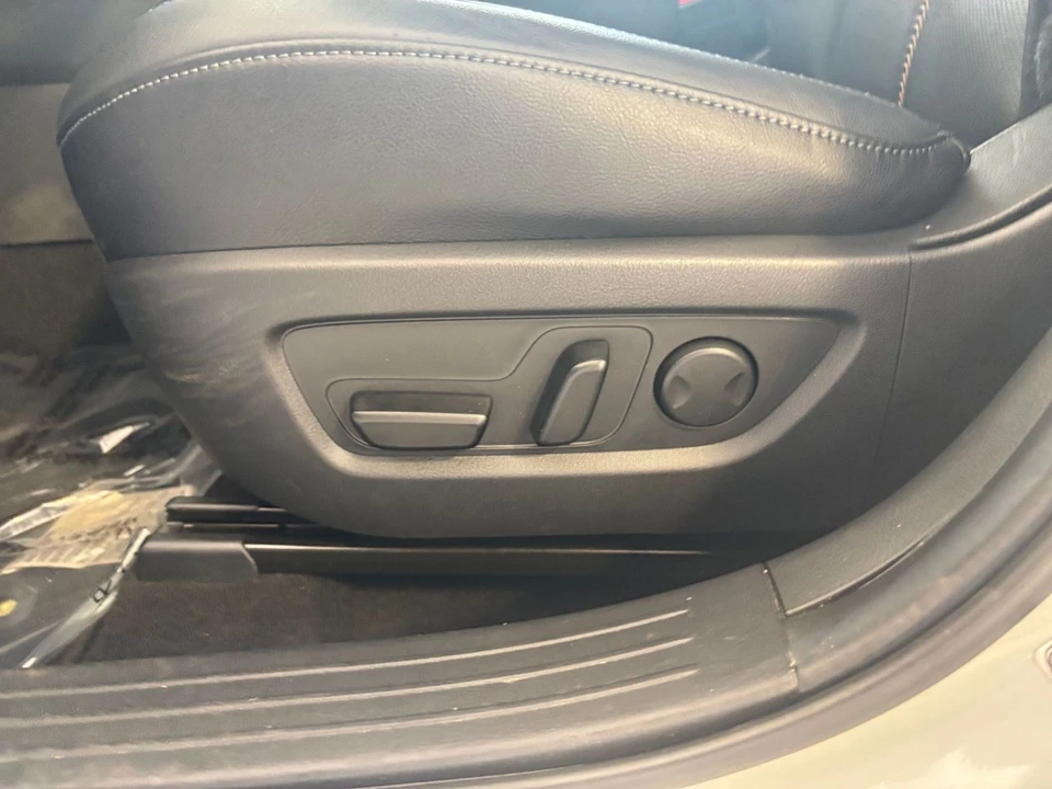 2025 Mazda CX-50 - Image 24 of 31