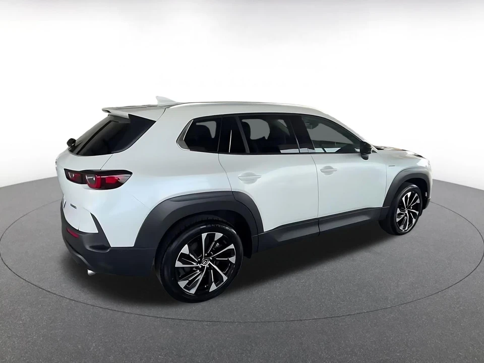 2025 Mazda CX-50 - Image 17 of 31