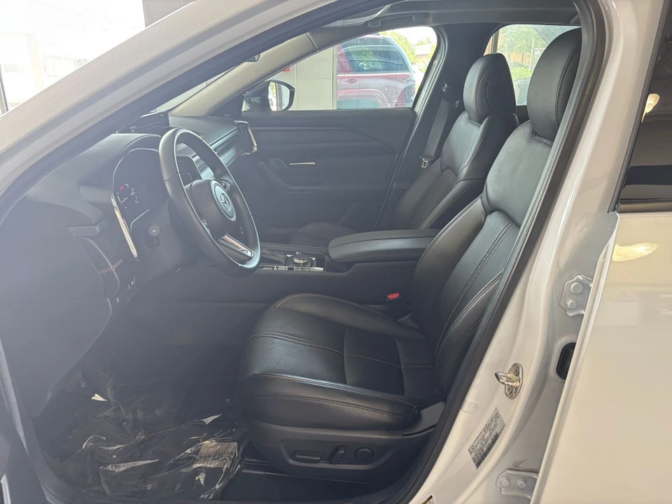 2025 Mazda CX-50 - Image 30 of 31