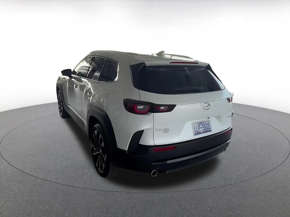 2025 Mazda CX-50 - Image 13 of 31