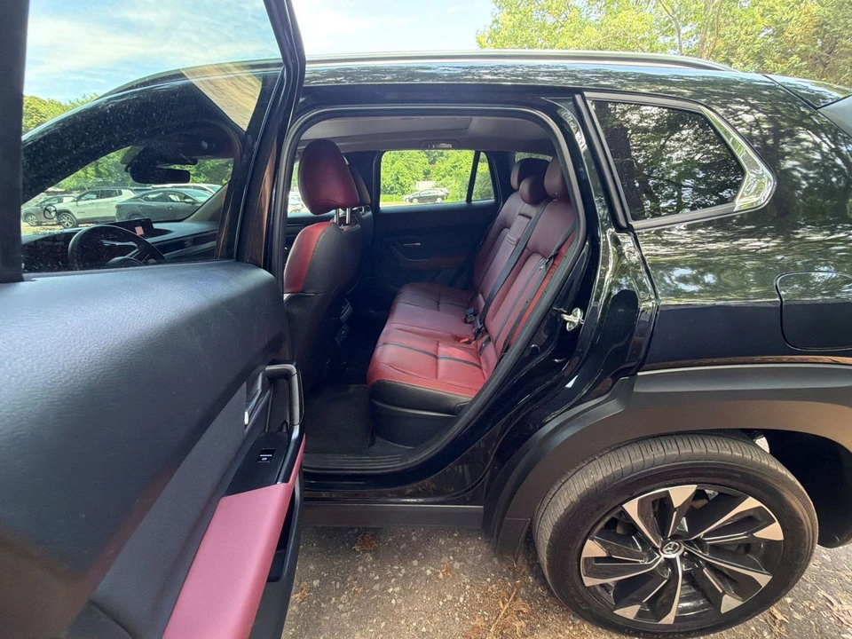 2025 Mazda CX-50 - Image 16 of 27