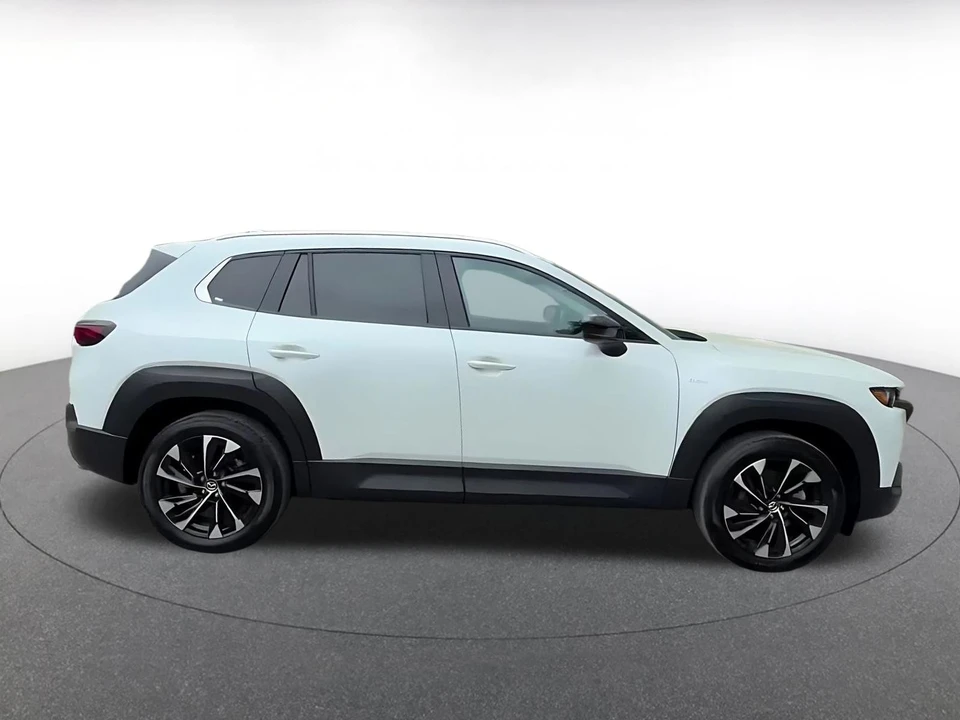 2025 Mazda CX-50 - Image 13 of 31