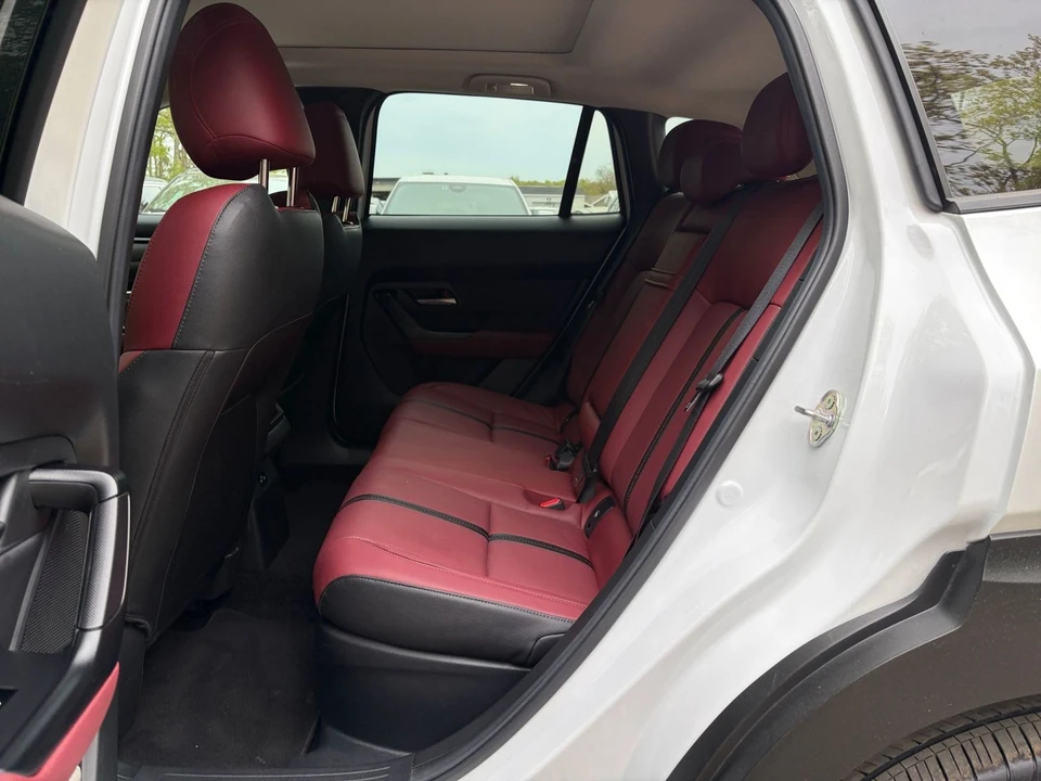 2025 Mazda CX-50 - Image 30 of 31