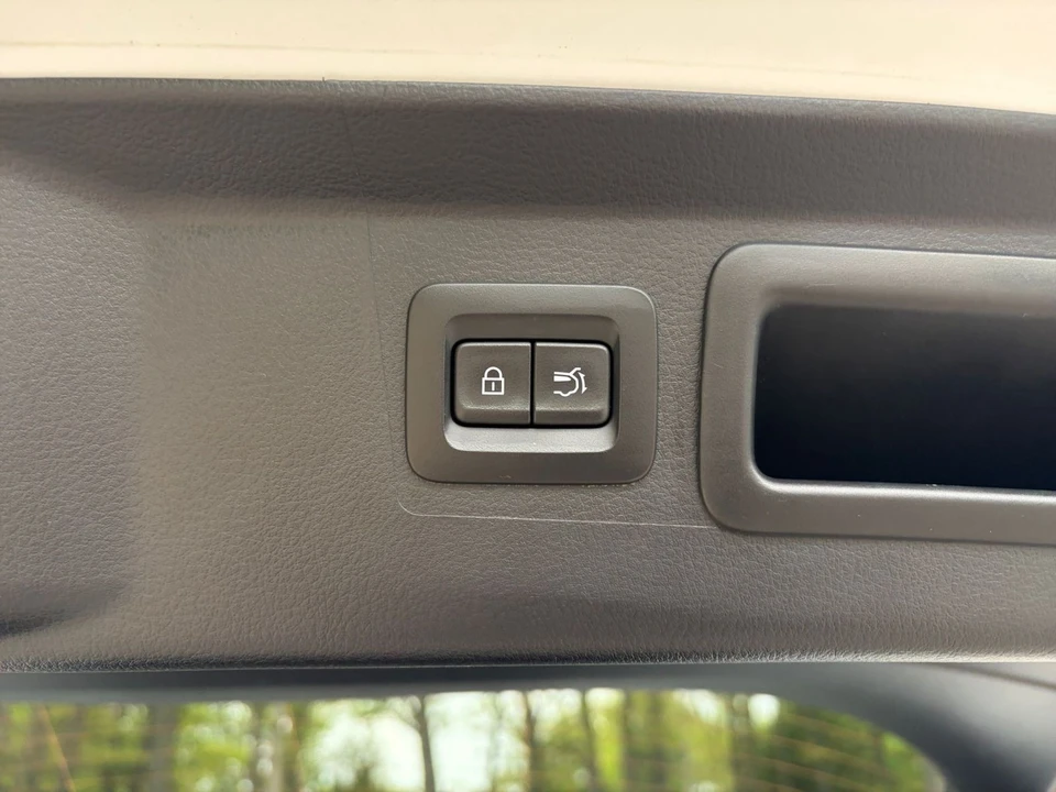 2025 Mazda CX-50 - Image 20 of 31